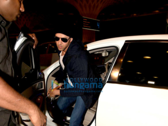 Hrithik Roshan departs for Singapore