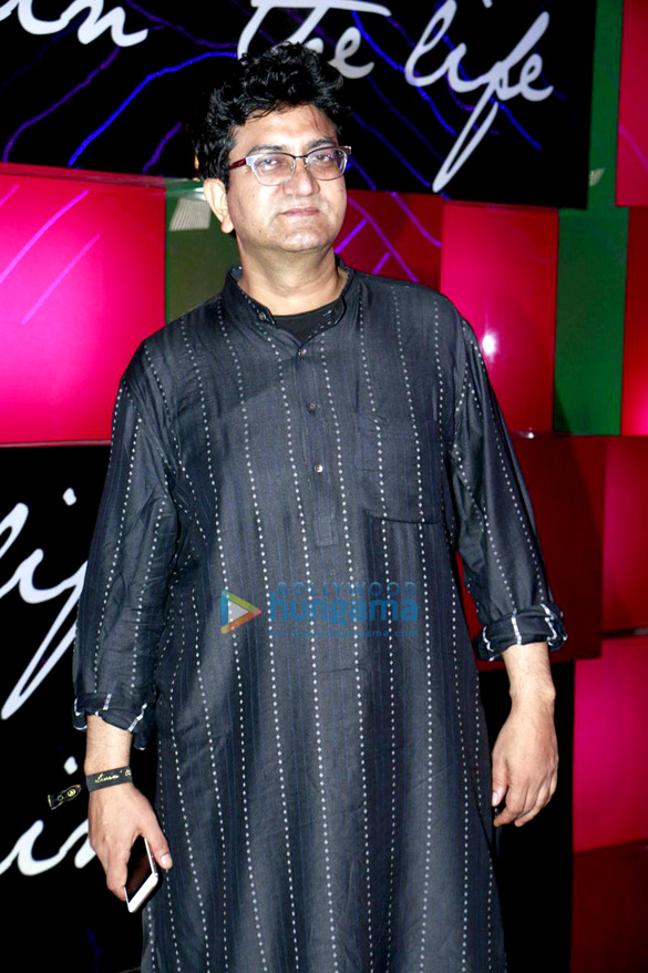 hrithik launch ananya birlas single 11