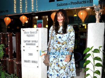 Huma Qureshi snapped with his new look post salon session at B'Blunt