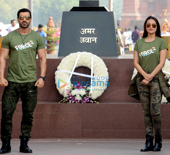 john abraham sonakshi sinha visit amar jawan jyoti in delhi to pay tribute to martyrs 1