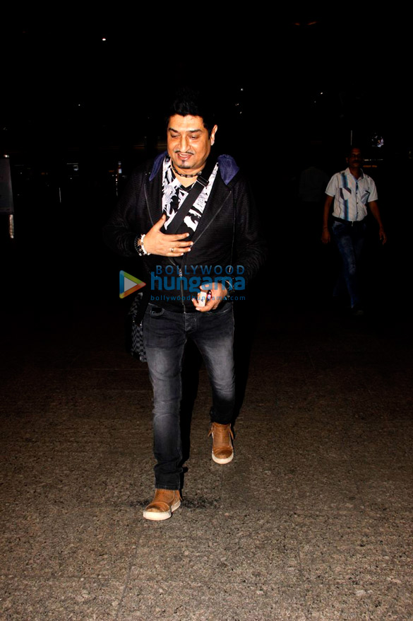 john rajinikanth sanjay snapped at the airport 8