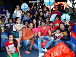 Kartik Aaryan graces the screening of ‘Pyaar Ka Punchnama 2’ at Mumbai Ballard Estate Festival