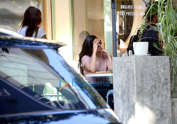 mira rajput snapped at the suzette kitchen in bandra 6