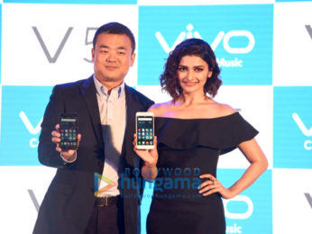 Prachi Desai launches VIVO's latest mobile