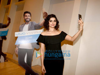 Prachi Desai launches VIVO's latest mobile