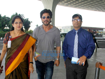 Shah Rukh Khan, Aishwarya Rai Bachchan, Sanjay Dutt & others snapped at the airport