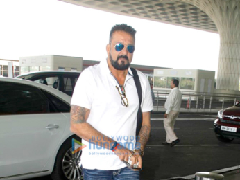 Shah Rukh Khan, Aishwarya Rai Bachchan, Sanjay Dutt & others snapped at the airport