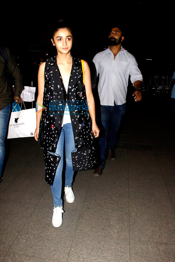 srk alia depart for delhi promotions of dear zindagi 2