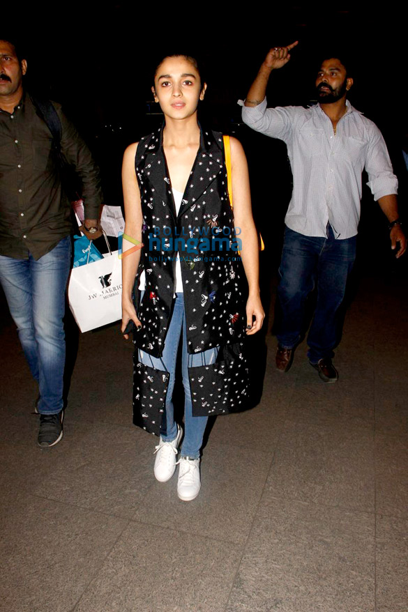 srk alia depart for delhi promotions of dear zindagi 4