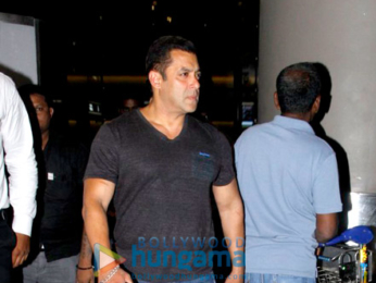 Salman Khan & others snapped at the international airport