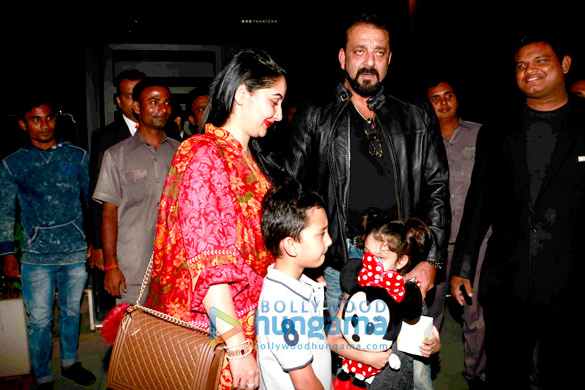 sanjay dutt snapped with kids post dinner 1