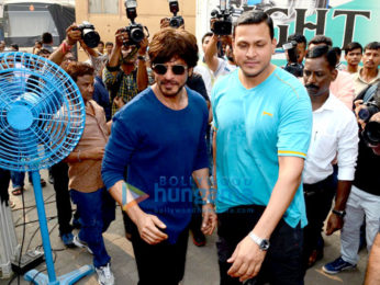 Shah Rukh Khan & Alia Bhatt promote their film 'Dear Zindagi'