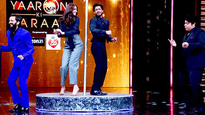 Shah Rukh Khan, Anushka Sharma Pole Dance On Yaaron Ki Baraat Shah Rukh Khan, Anushka Sharma Pole Dance On Yaaron Ki Baraat