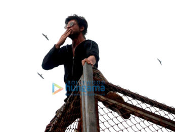 Shah Rukh Khan greets his fans on his 51st birthday