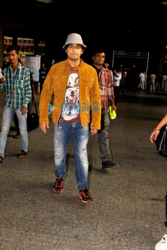 shahid arjun parineeti snapped at the airport 6