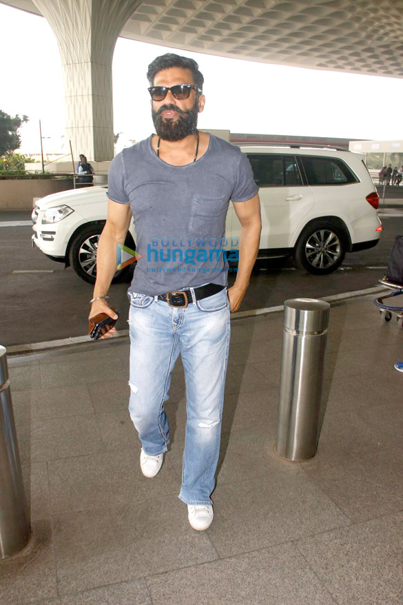 shahid arjun parineeti snapped at the airport 8