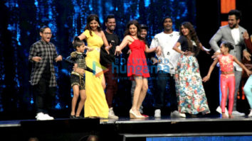 Shilpa Shetty & Shamita Shetty on the sets of Super Dancer