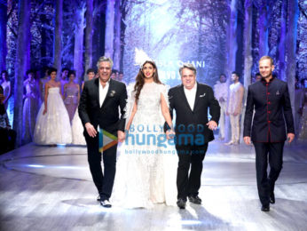 Shweta Nanda Bachchan walks for Abu Jani Sandeep Khosla show for 'Volvo'