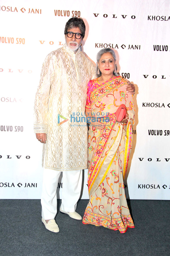 shweta nanda bachchan walks for abu jani sandeep khosla show for volvo 9