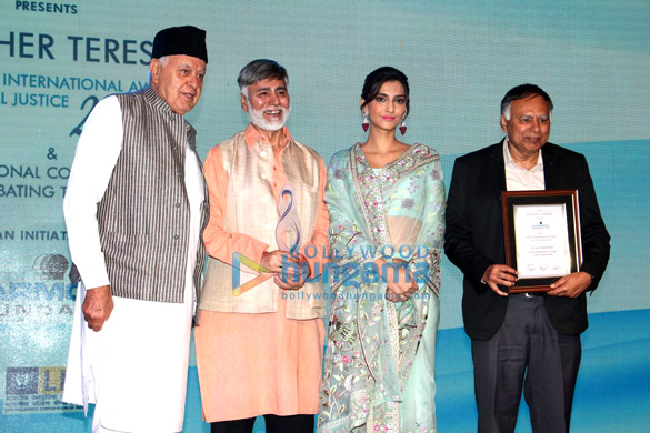 Sonam Kapoor graces Mother Teresa Memorial International Awards Sonam Kapoor graces Mother Teresa Memorial International Awards