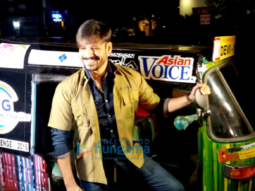 Vivek Oberoi rides auto rickshaw for charity
