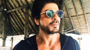 When Shah Rukh Khan Fans ROARED, “HAPPY BIRTHDAY KING” When Shah Rukh Khan Fans ROARED, “HAPPY BIRTHDAY KING”