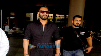 Ajay Devgn, Farhan Akhtar and Arjun Kapoor snapped at the airport