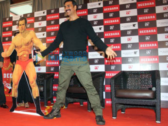 Akshay Kumar & Vindu Dara Singh launch the book Deedara aka Dara Singh