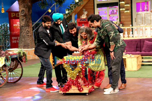 Ali Asgar celebrates his birthday with the Deols on the sets of The Kapil Sharma Show Ali Asgar celebrates his birthday with the Deols on the sets of The Kapil Sharma Show