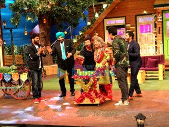 Ali Asgar celebrates his birthday with the Deols on the sets of The Kapil Sharma Show
