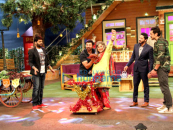 Ali Asgar celebrates his birthday with the Deols on the sets of The Kapil Sharma Show