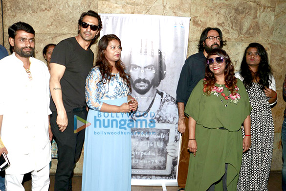 arjun rampal unveils first look of daddy 1