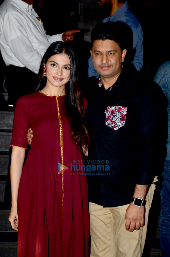 cast and crew screening of dangal 10