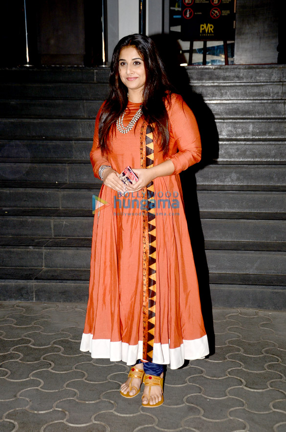 cast and crew screening of dangal 15