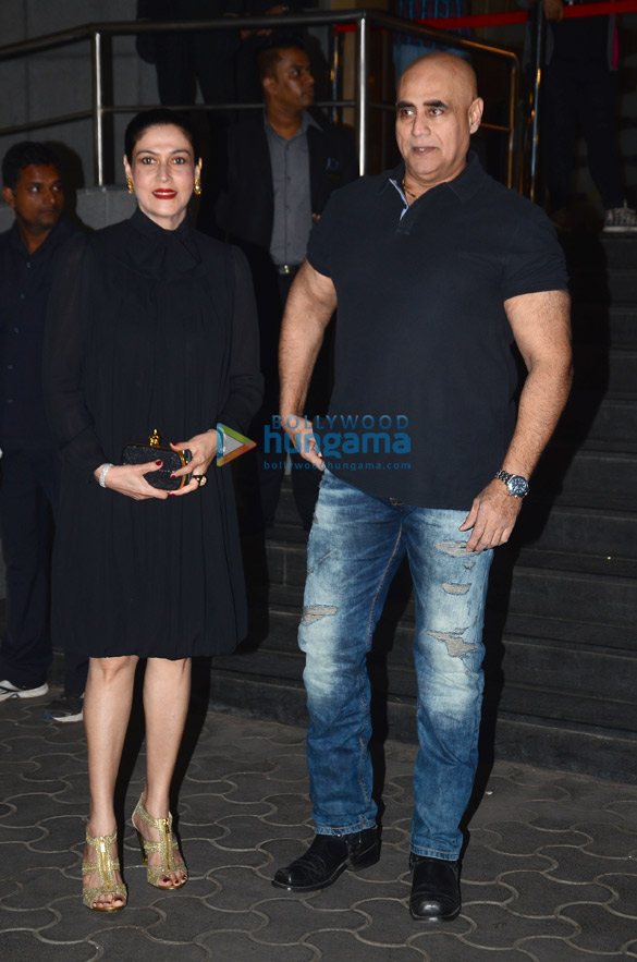 cast and crew screening of dangal 38