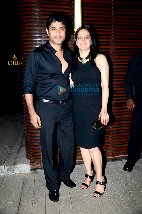 celebs grace the launch of the estellla lounge in juhu 16