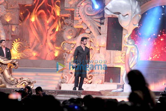 celebs perform at 23rd annual star screen awards 2016 23