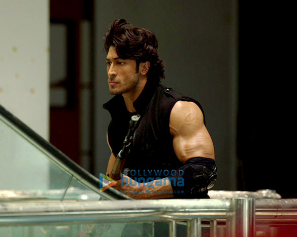 commando 2 3 2
