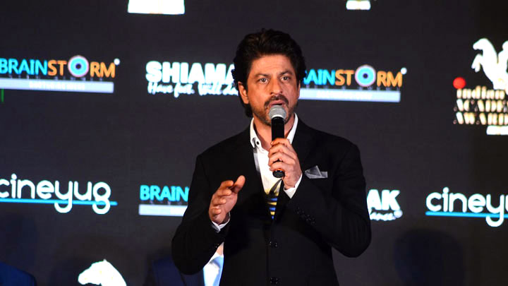 Shah Rukh Khan’s CHARM At The Launch Of Indian Academy Awards Shah Rukh Khan’s CHARM At The Launch Of Indian Academy Awards
