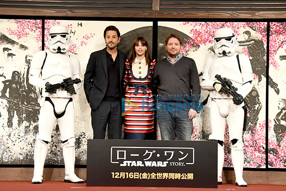 felicity jones and rogue one a star wars story team kick start promotions in tokyo 1