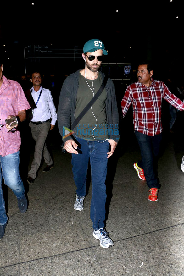 hrithik sunny jackky snapped at the airport 2
