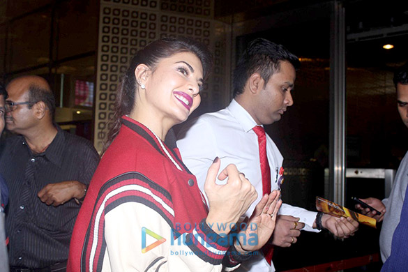 jacqueline fernandez snapped at the airport leaving for new york 3