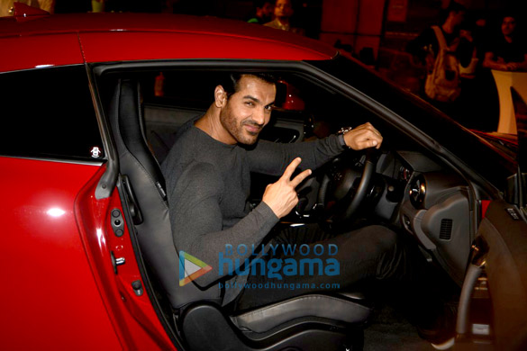 john abraham unveils the new nissan gtr in india 10