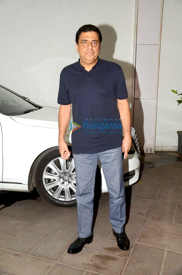 manish hosts a bash for priyanka 11