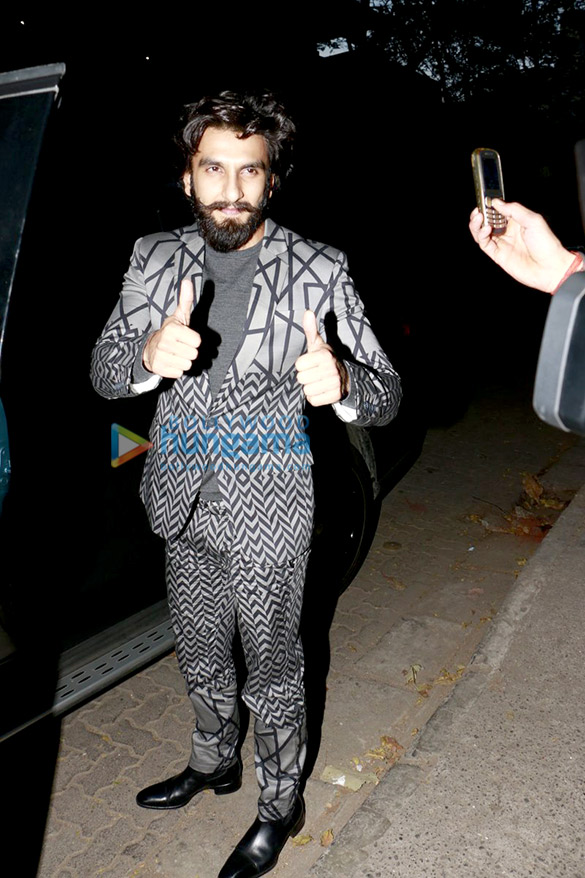 ranveer snapped post party with close friends in bandra 4