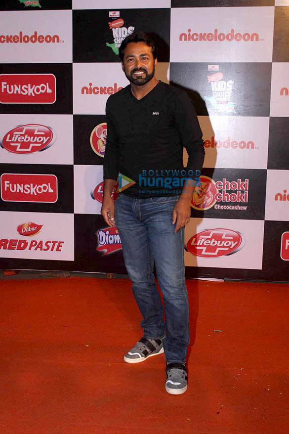 srk deepika varun alia grace the nicklodeon awards 23