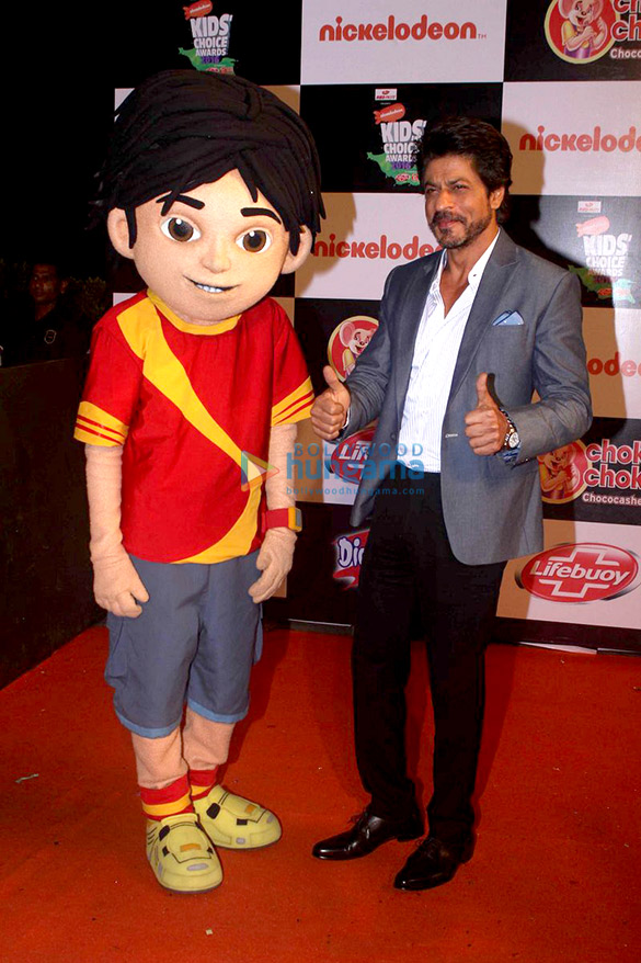 srk deepika varun alia grace the nicklodeon awards 7