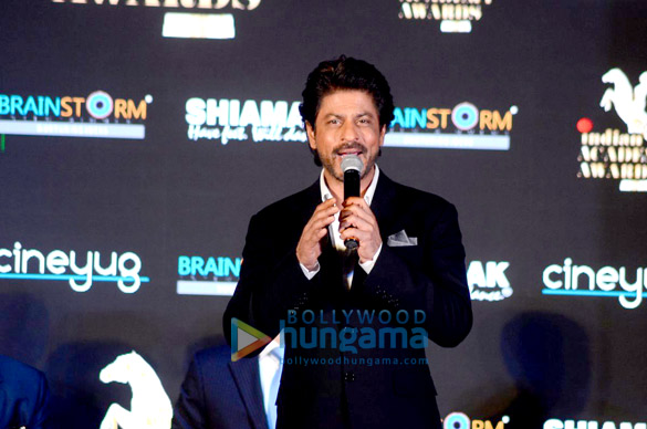 srk launch of indian academy awards 5