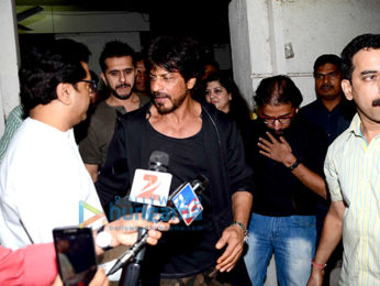 Shah Rukh Khan meets Raj Thackeray over Raees release