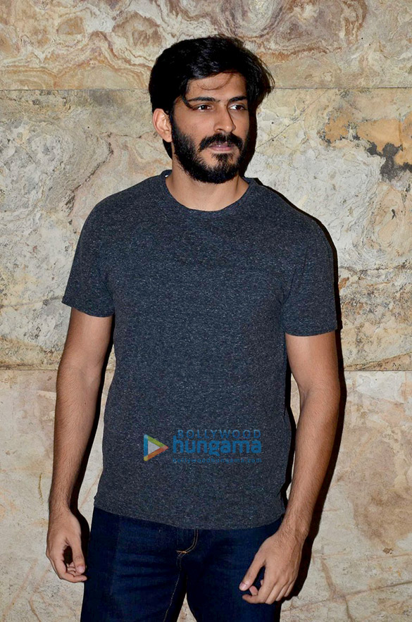 sachin tendulkar and the phogat family grace the special screening of dangal 15